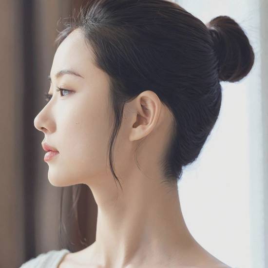 怎么扎丸子頭簡單好看，簡單好看的丸子頭扎法教程