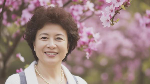 女性絕經(jīng)期在什么年齡是正常的，女性正常絕經(jīng)年齡范圍解析與健康管理指南