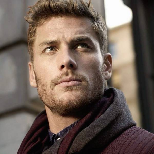 圓臉男生適合的發型，圓臉男生發型選擇指南：修飾臉型提升氣質