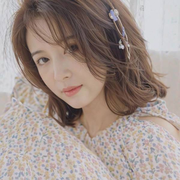 短發怎么扎好看，短發變美秘籍：8款簡單易學扎發教程顯臉小