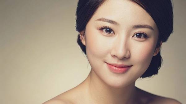 祛痘印痘坑最好的方法，擊退頑固痘印痘坑最有效的修復方法大揭秘